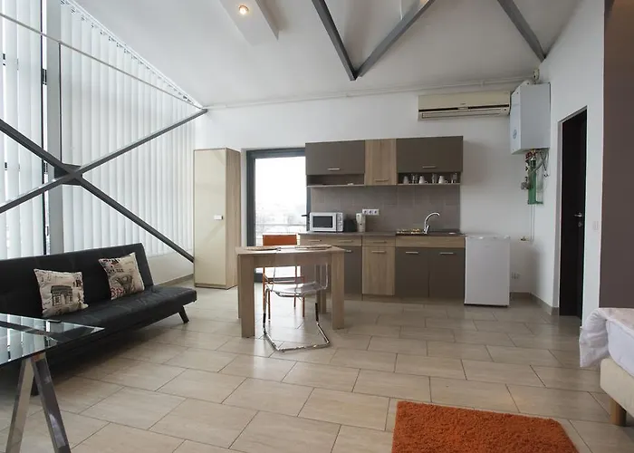 Heights Unirii Free Parking Zone 布加勒斯特