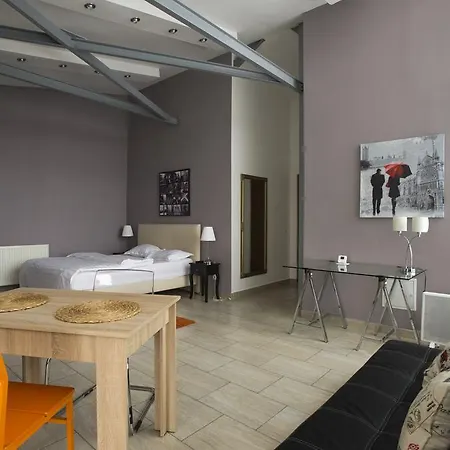 Heights Unirii Free Parking Zone * Bukareszt